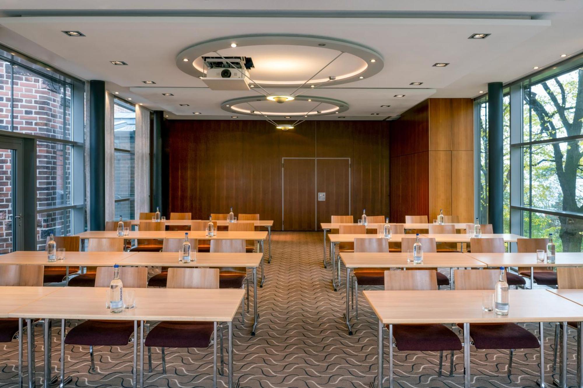 Moevenpick Hotel Hamburg City Exterior foto