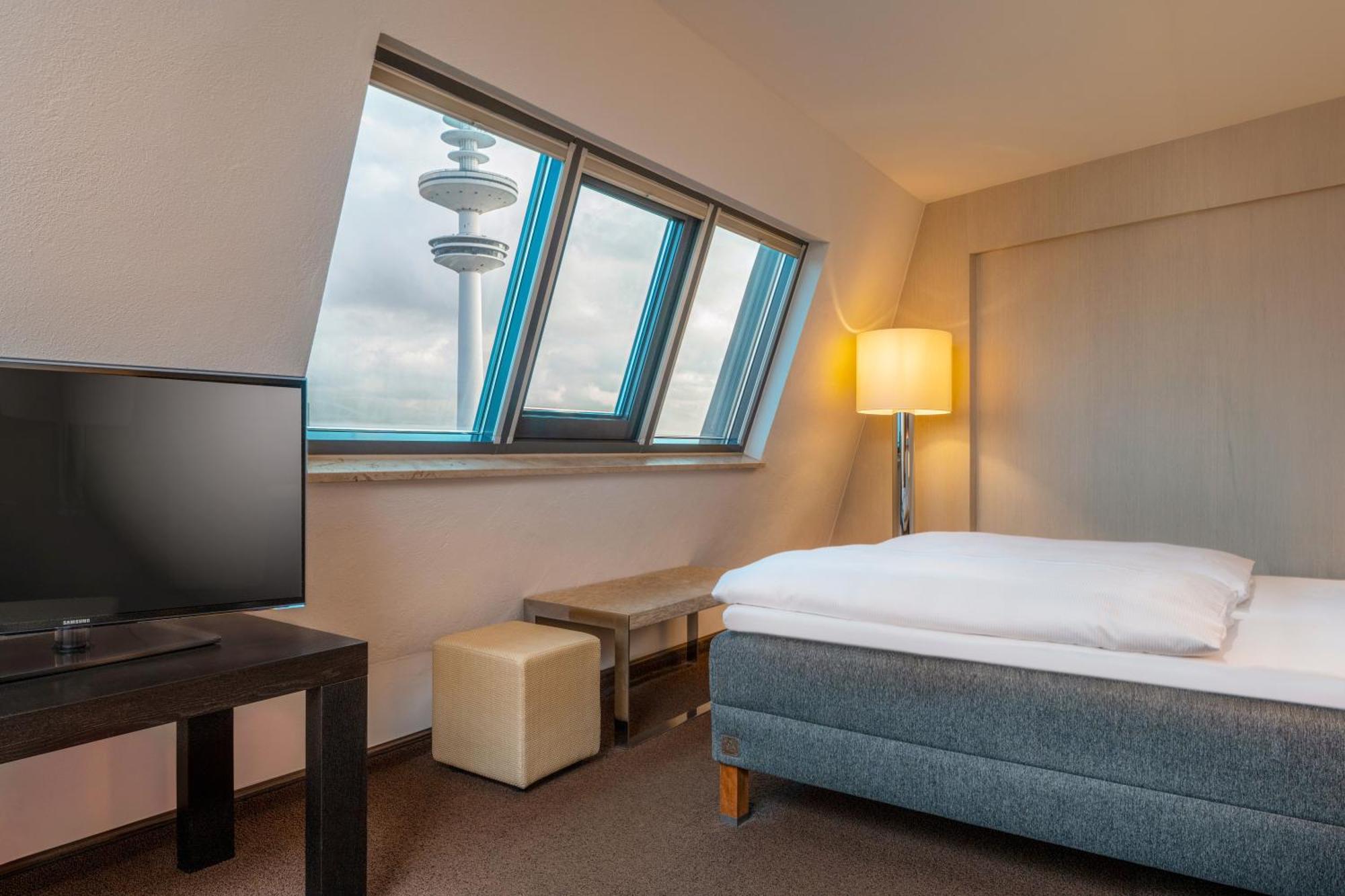 Moevenpick Hotel Hamburg City Exterior foto