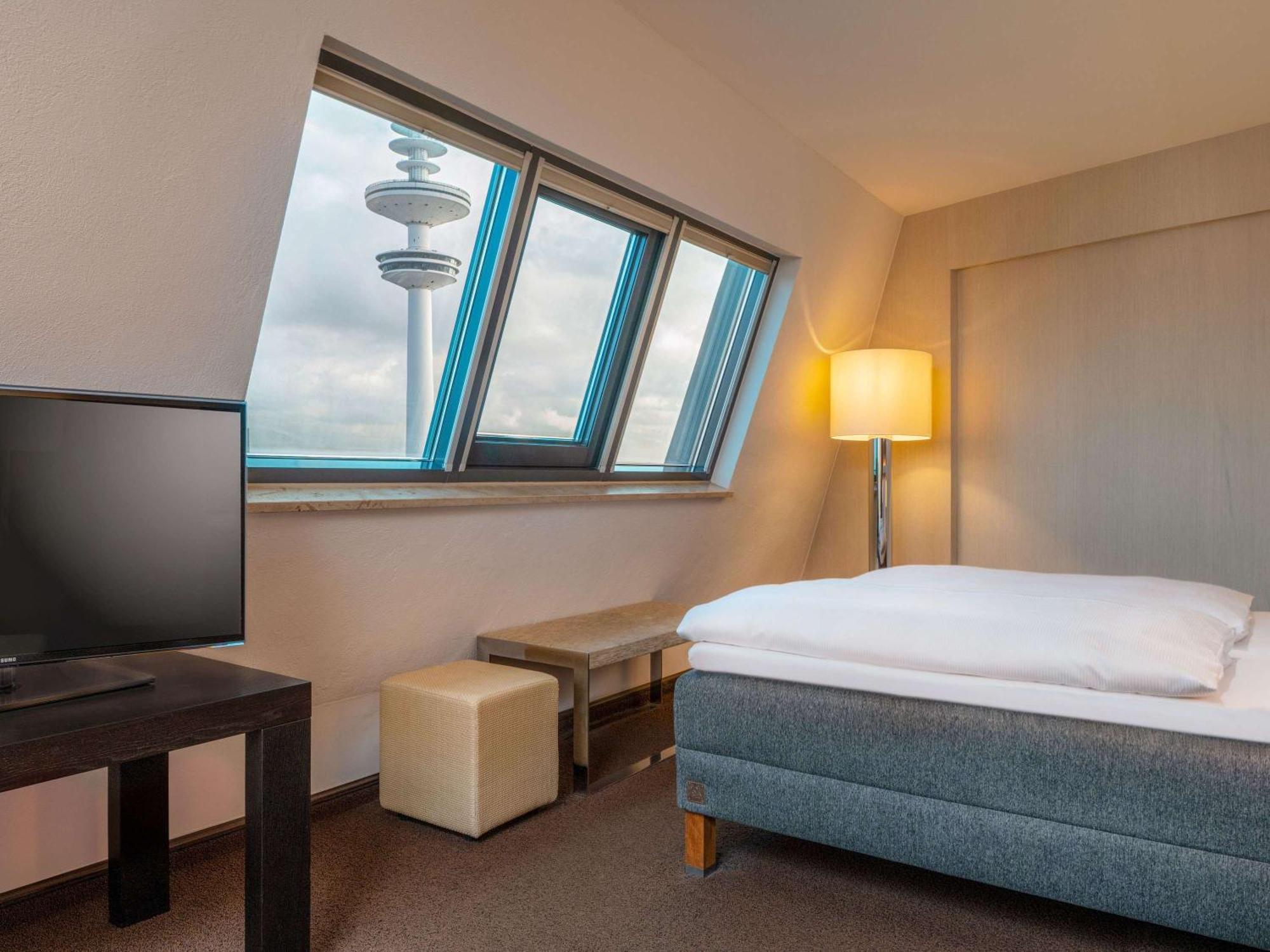 Moevenpick Hotel Hamburg City Exterior foto